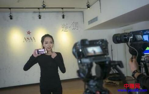 [网赚项目]暴利赚钱项目：靠直播培训年收入100多万的实战分享