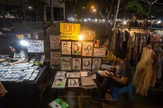 夏天摆地摊卖什么最赚钱?-第1张图片-智慧创业网 夏天摆地摊卖什么最赚钱?-第1张图片-智慧创业网