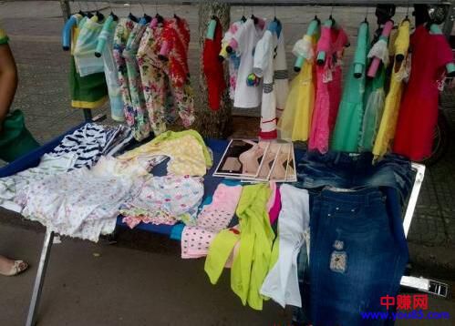 [创业资讯]用另类方法卖服装赚钱，传统店就别开了